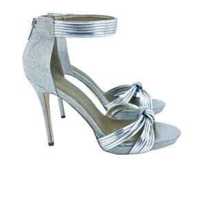 Badgley Mischka Belle Pumps in Silver, Size 10